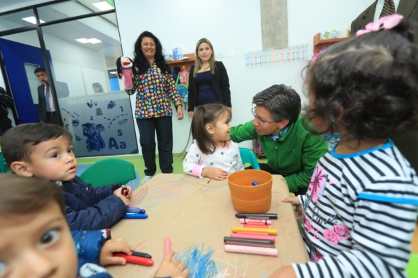 Alcaldesa de Bogotá  Claudia López, ratifica su compromiso con una educación pública de calidad desde la primera infancia